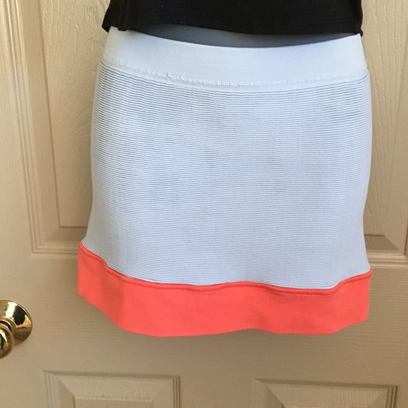 BCBGeneration Beautiful Textured Bandage Pencil Power Mini NWT - Picture 4 of 9